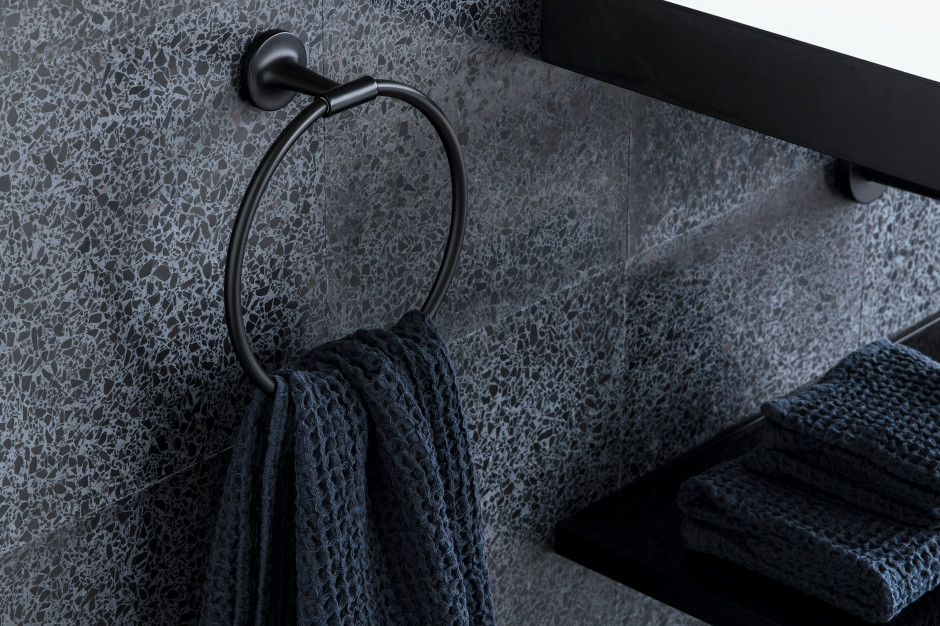 Akcesoria łazienkowe: postaw na elegancką linię zaprojektowaną przez Philippe Starcka